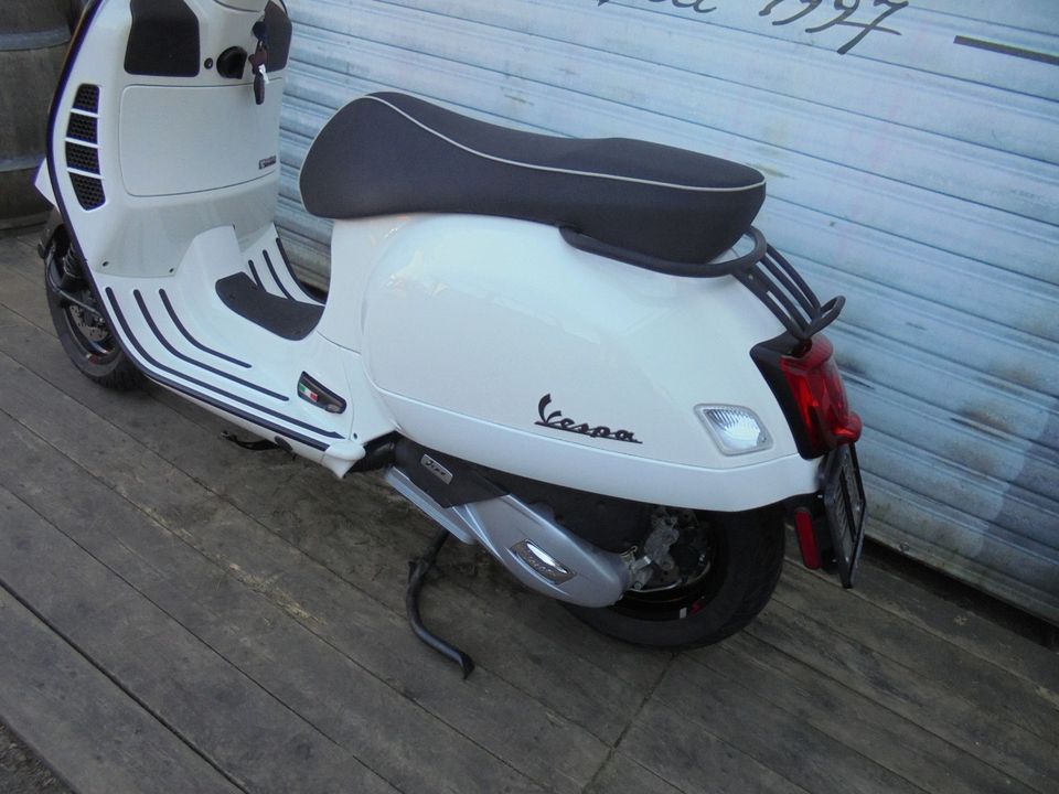 Vespa GTS 125 Racing Sixties in Bremen