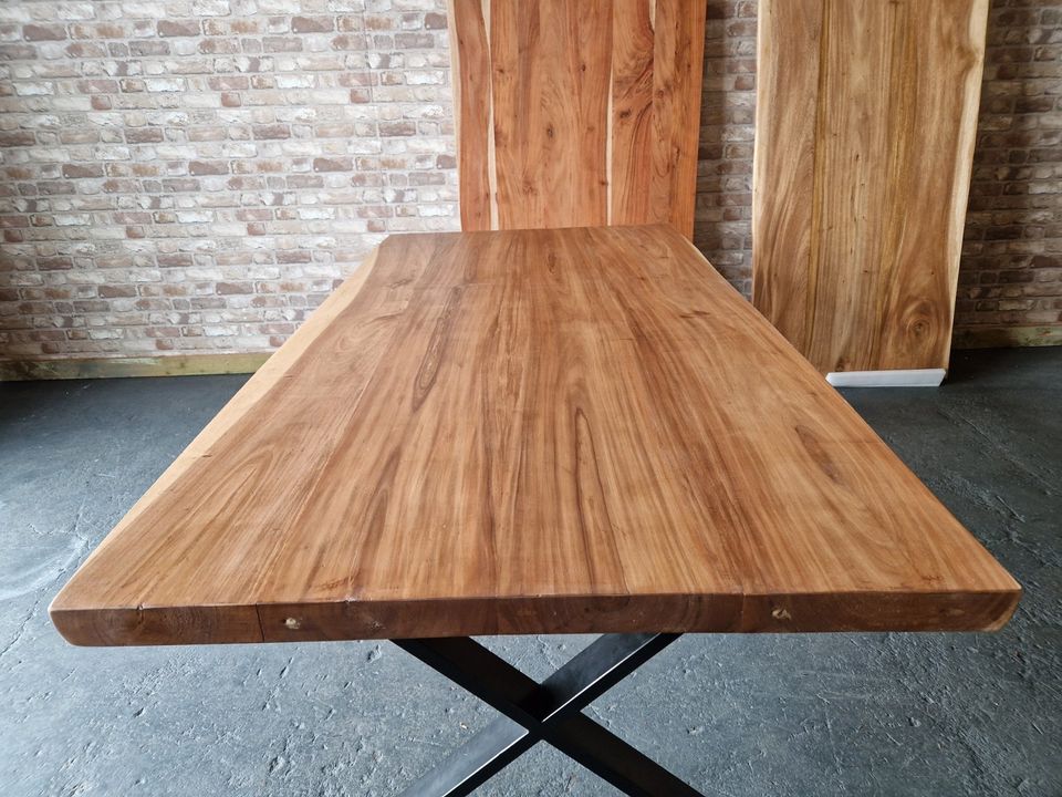 Esstisch Baumkante Suar Tisch 200cm Holz Massiv Esszimmer Unikat in Bad Schwartau