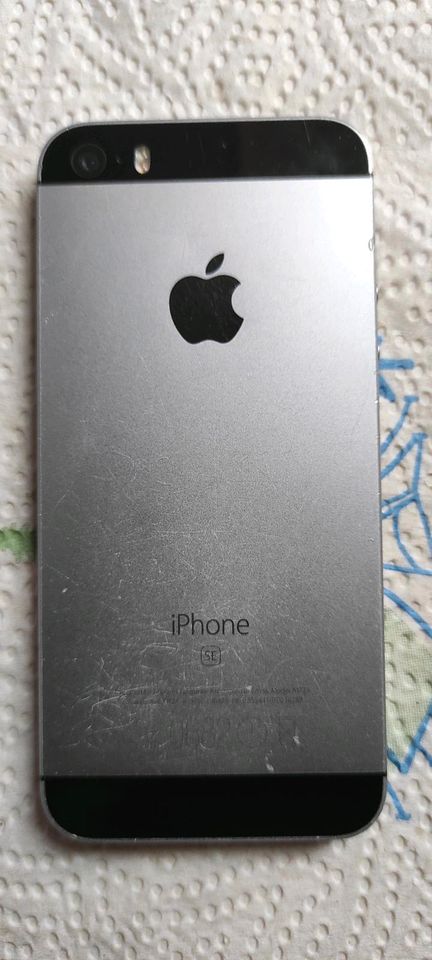 iPhone SE   A1723     64 GB      Defekt in Riesa