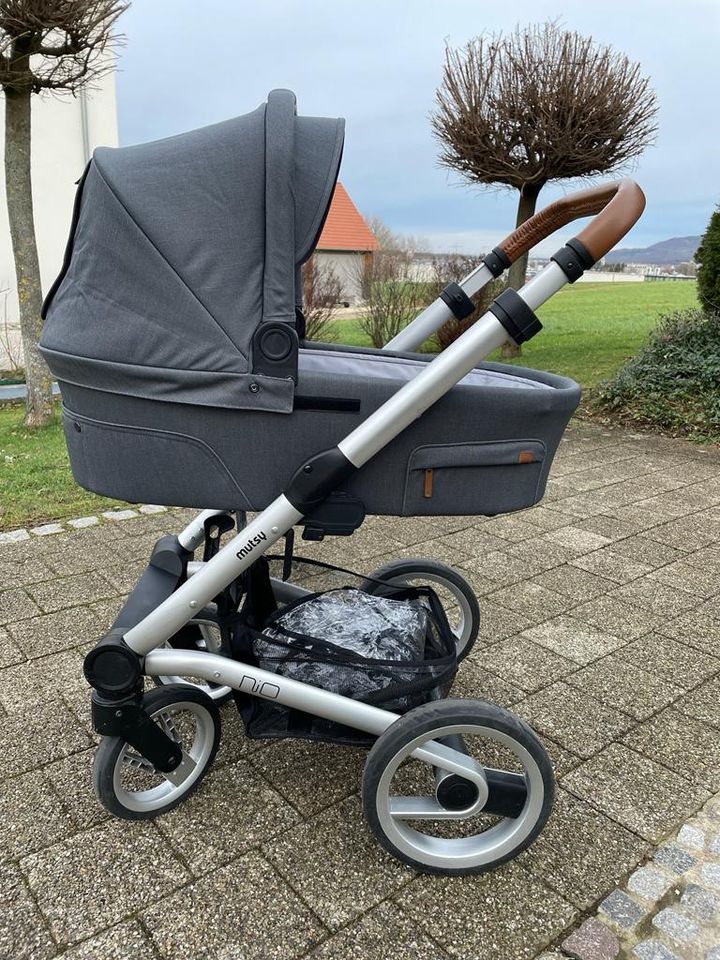 Mutsy Nio Kinderwagen mit Sportaufsatz in Aalen