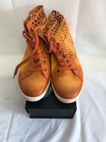 MJUS Sneaker Leder Orange 40 1xgetragen!!! Nordrhein-Westfalen - Gladbeck Vorschau