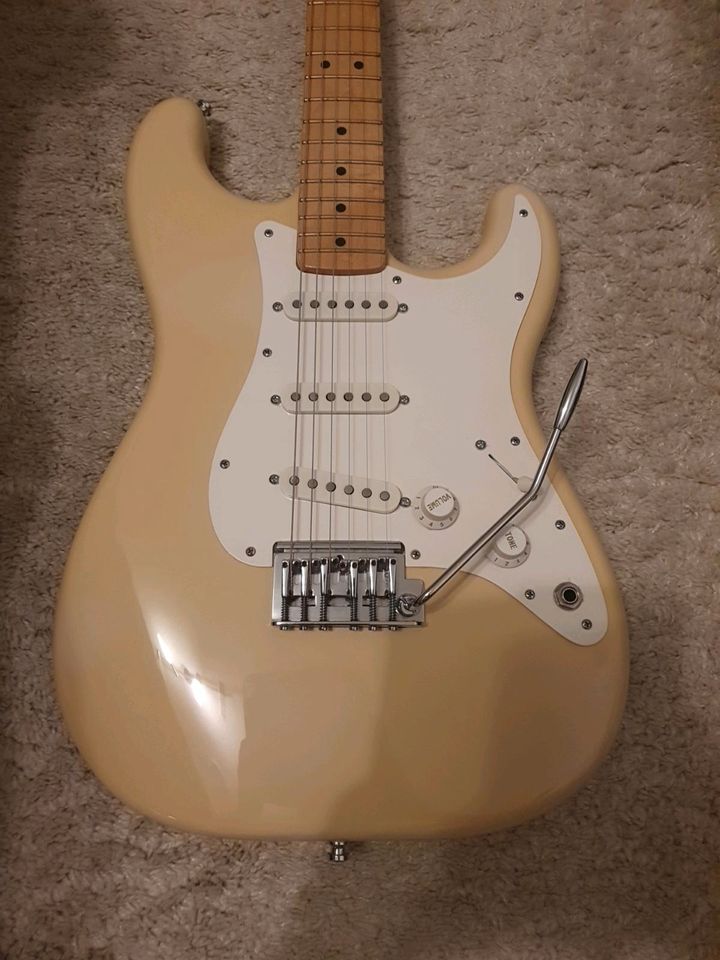 Fender Dan Smith Era Stratocaster 1983 Vanilla Hardtail Two-Knob in Ulm
