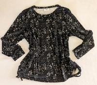 Neu,Pulli beige,Bluse schwarz-weiß mit Blümchen Rheinland-Pfalz - Wallmerod Vorschau