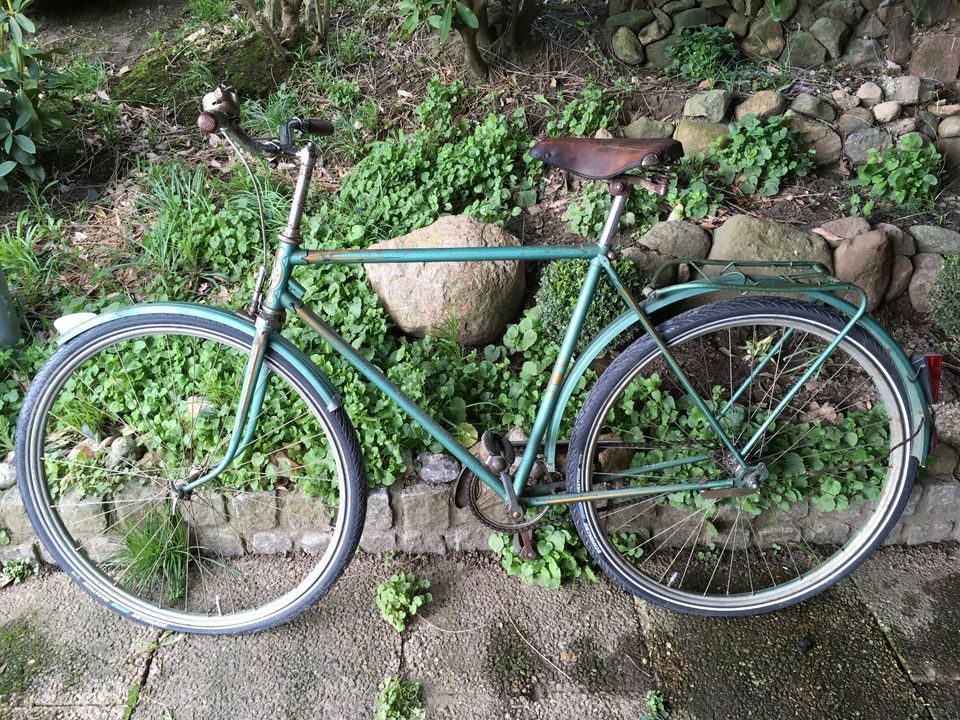 altes Fahrrad NSU Herrenrad 28 Zoll mit vielen Originalteilen in Flintbek