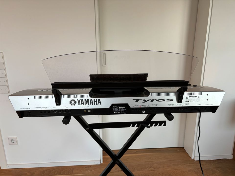 Yamaha Tyros Keyboard in Stuttgart