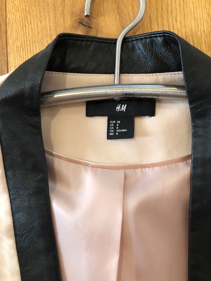 Verschiedene Kleidungsstücke Tops Blazer Jacke 36 38 top Zustand in Waal