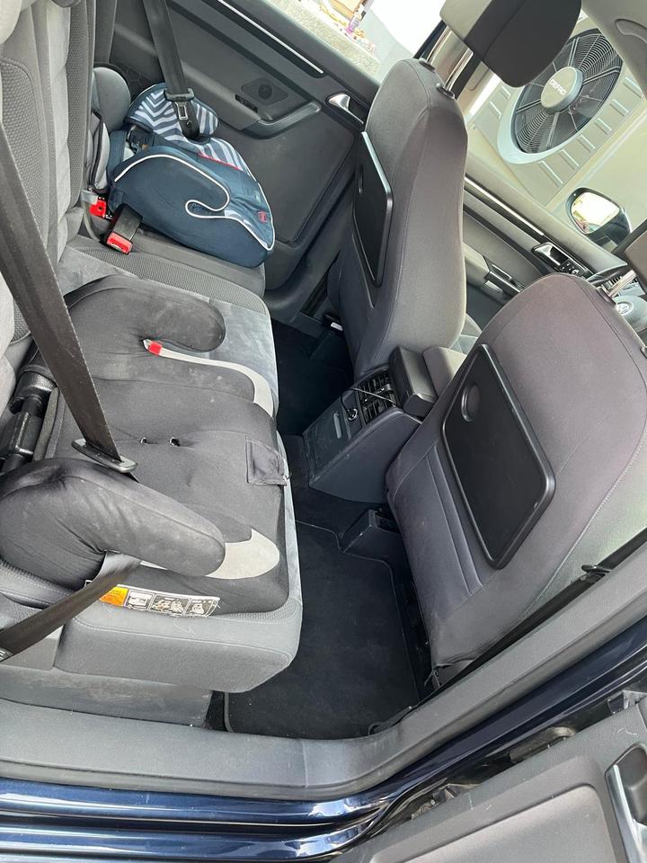 Touran Diesel 1.6 TDI Highline Auto. Selbestparking ,Navi,LED in Freising