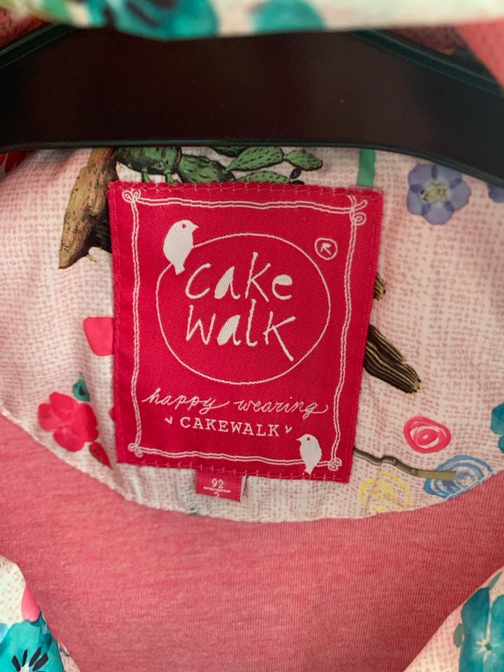 Cake Walk Windjacke Frühling, Sommer Gr.92 in Gründau