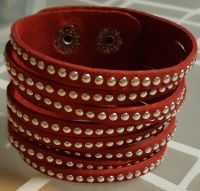 Rotes Lederarmband mit Nieten neu Bayern - Kitzingen Vorschau