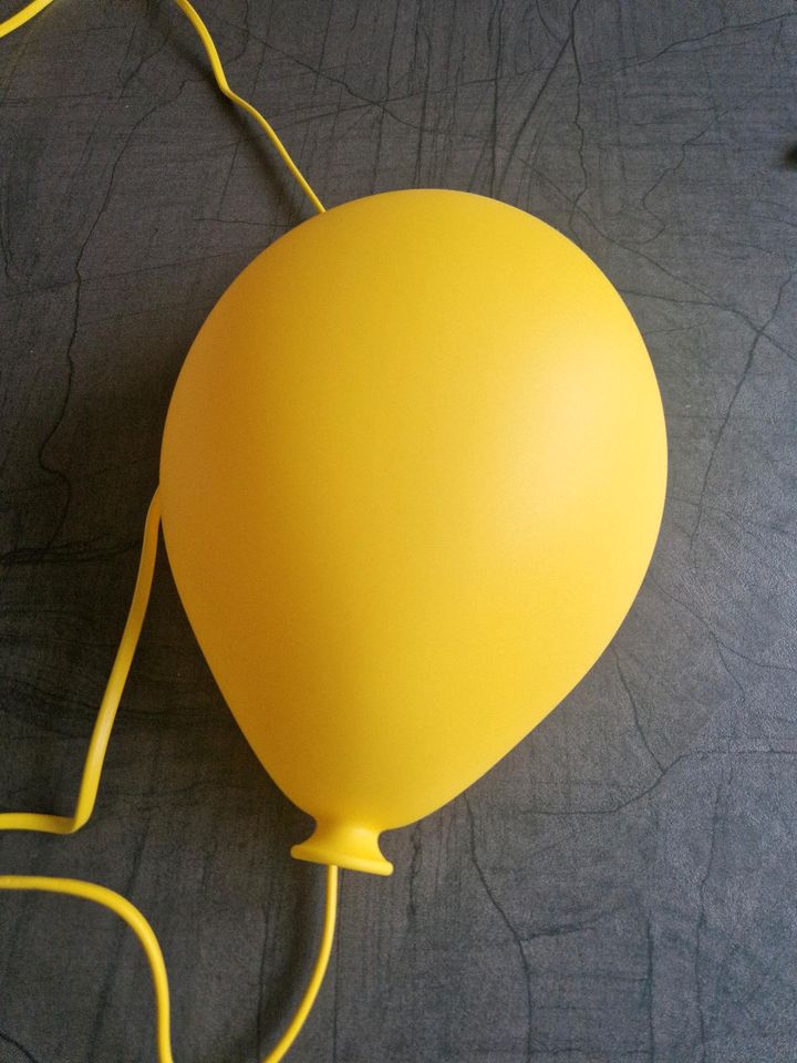 Ikea Lampe Luftballon für Kinder mit Halterung Drömminge in Wutha-Farnroda