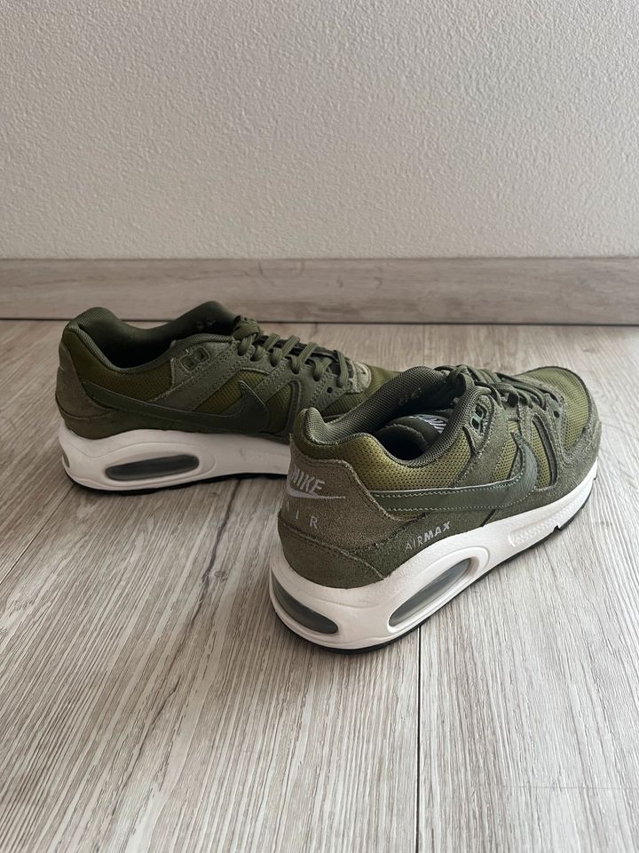 Nike Air Max Command grün khaki 38 in Böbingen an der Rems