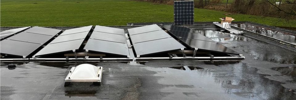 Flachdach Aufständerung Photovoltaik Solar Balkonkraftwerk in Emden