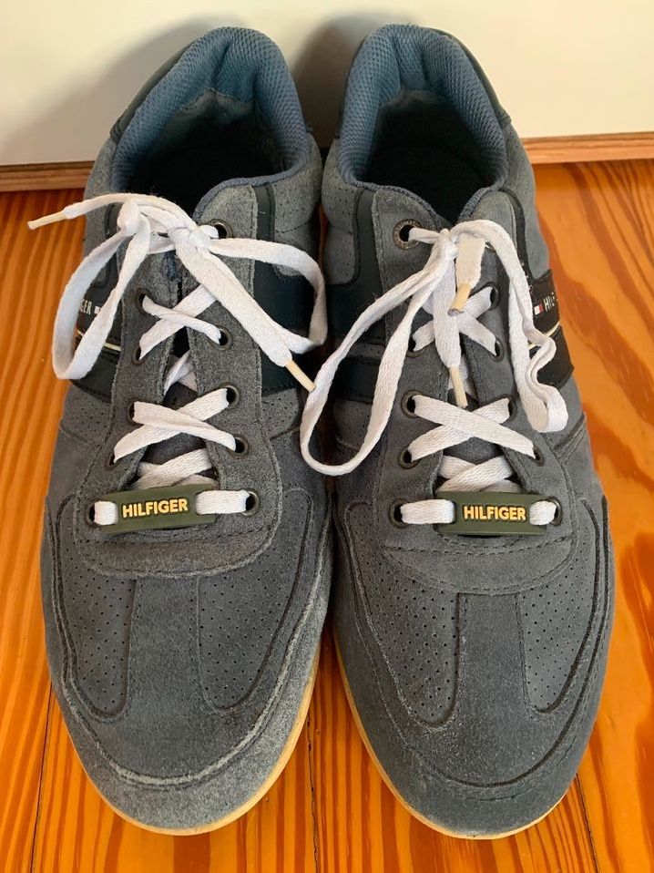 Tommy Hilfiger Sneaker Herrenschuhe Schnürschuhe blau Gr. 42 in Altlußheim