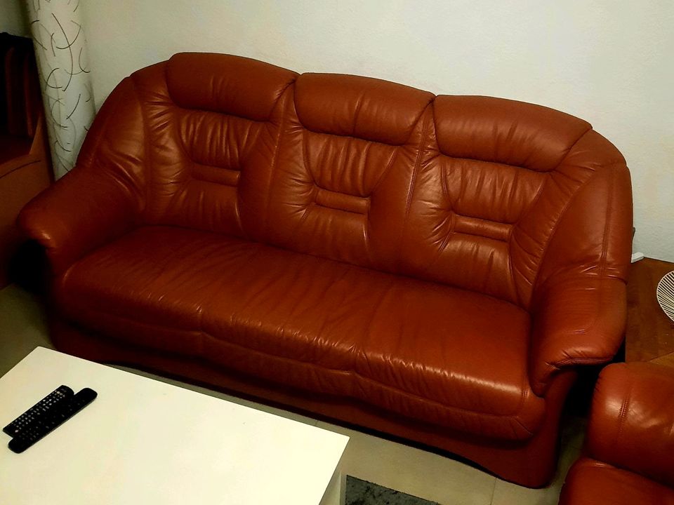 Leder Couch + Elektrischer Relax Sessel Elastoform in Duisburg