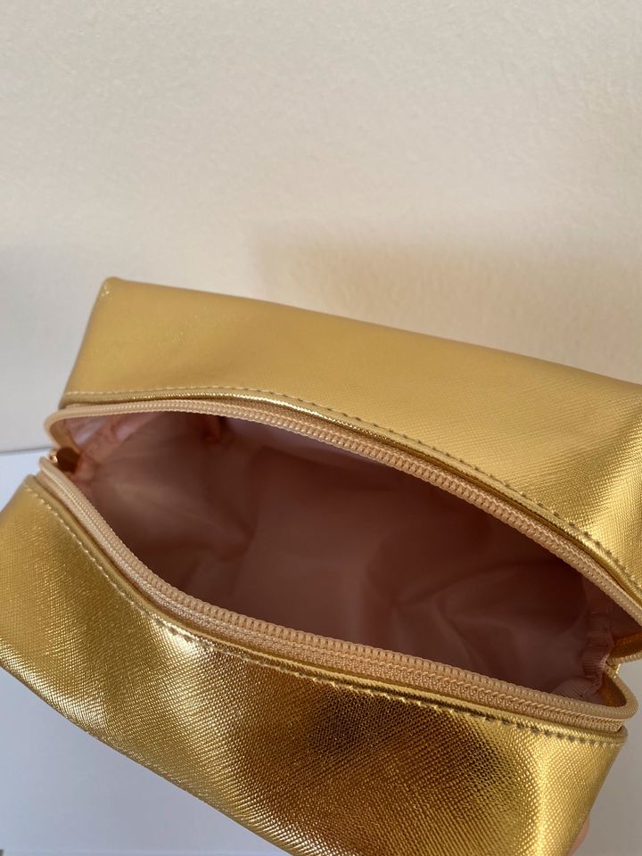 Mary Kay goldene Kosmetiktasche Damen Schminktasche Kulturtasche in Helvesiek