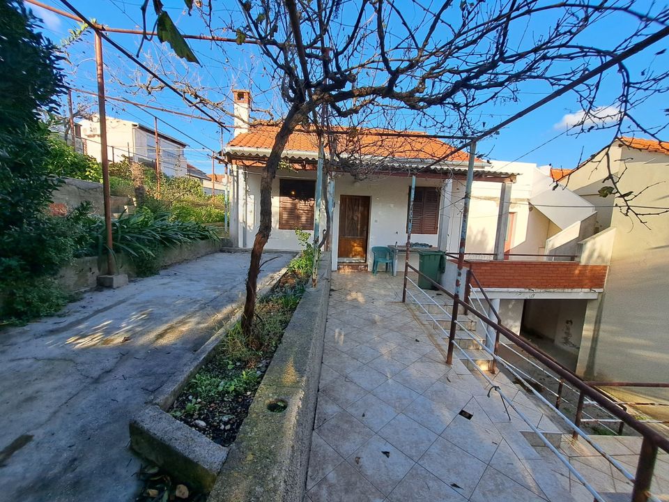 Kroatien, Insel Ugljan: Haus (zur Renovierung) mit Terrasse und schönem Meerblick - Immobilie H2886 in Rosenheim