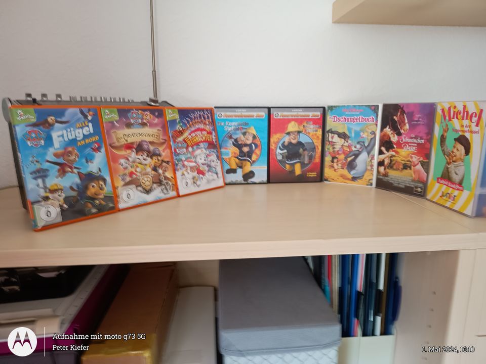 13 CD für Kinder ein Vergnügen + 3 VHS-Kassetten geschenkt! in Augsburg