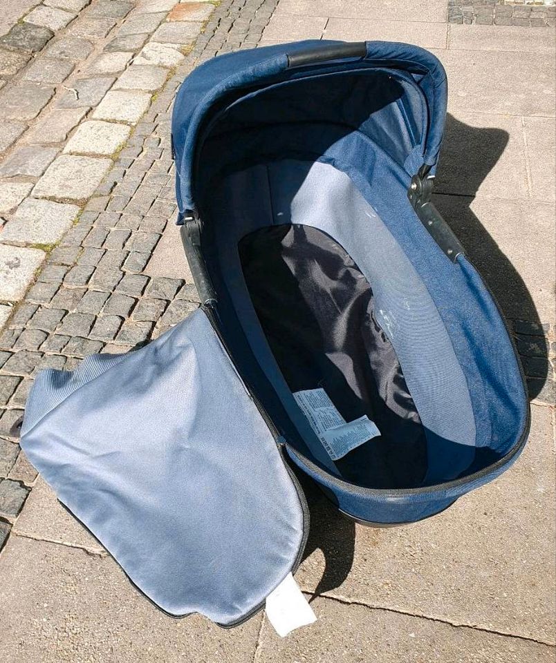 Kinderwagen Babyschale Maxi-Cosi Mura Plus 4 in Stuttgart