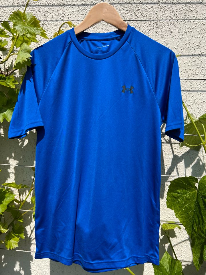 ❤️ Shirt * Under Armour * blau * Größe 170 in Düsseldorf