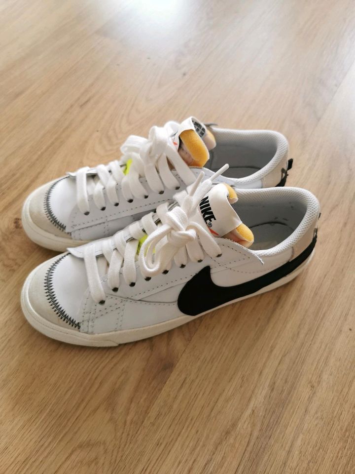 Nike Blazer low Gr. 42, Neuwertig in Kappeln