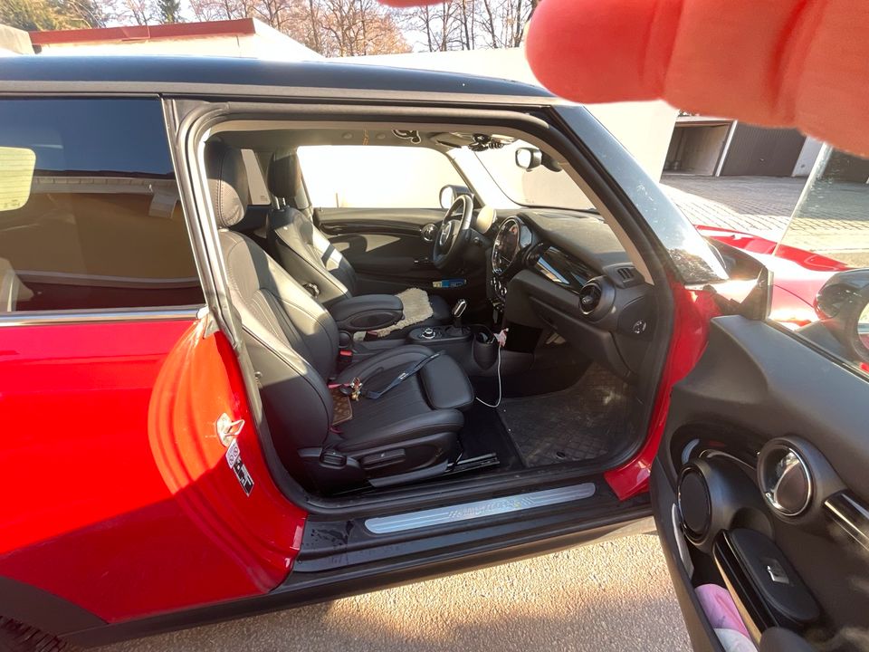 Mini Cooper Electric SE in Burgthann 