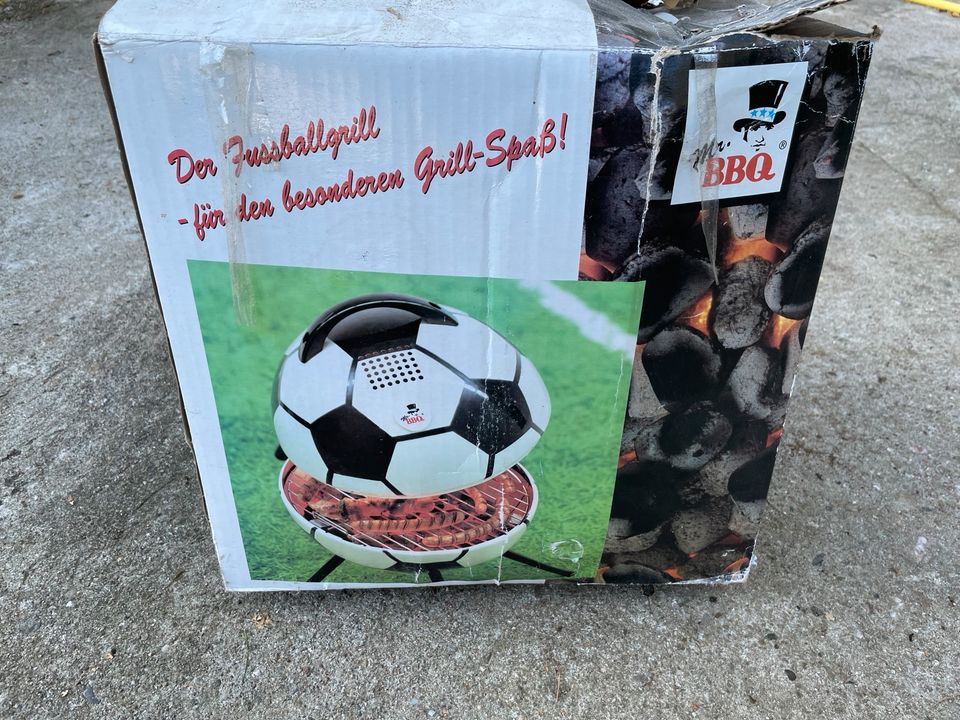 Grill, Holzkohle, Kugelgrill Fußball, Marke Mr. BBQ in Bärnau