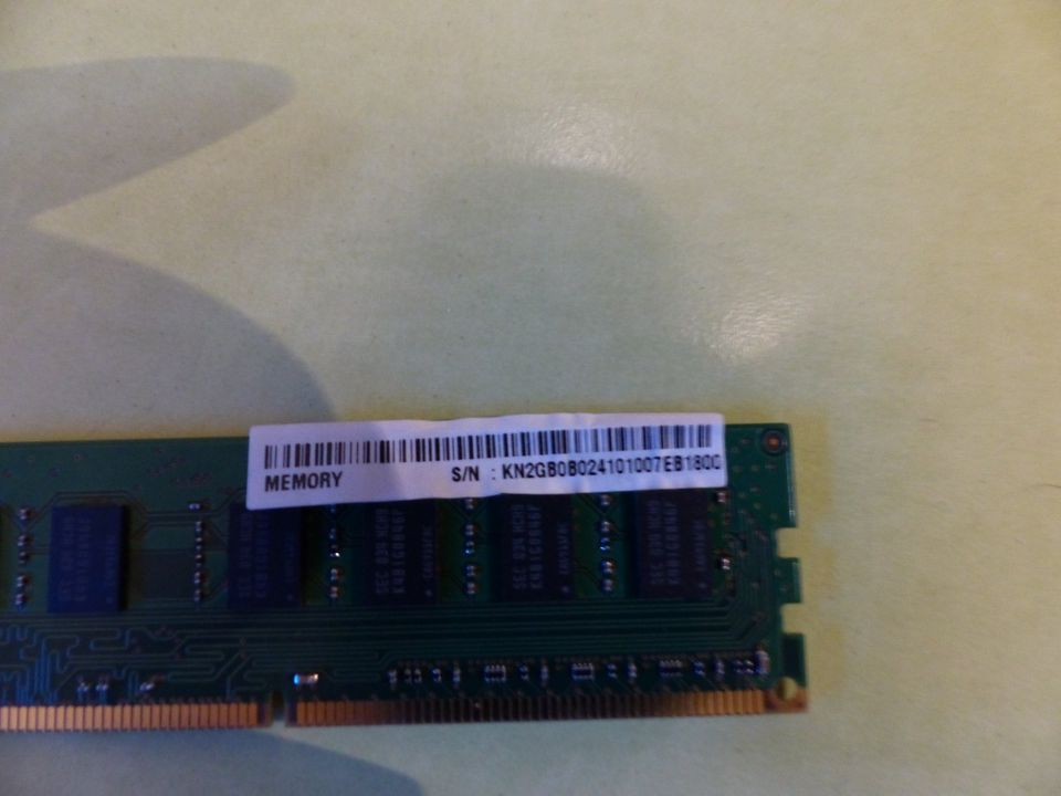 Arbeitsspeicher 2GB 2Rx8 PC3 - 10600U - 09 - 10 - B0 in Namborn