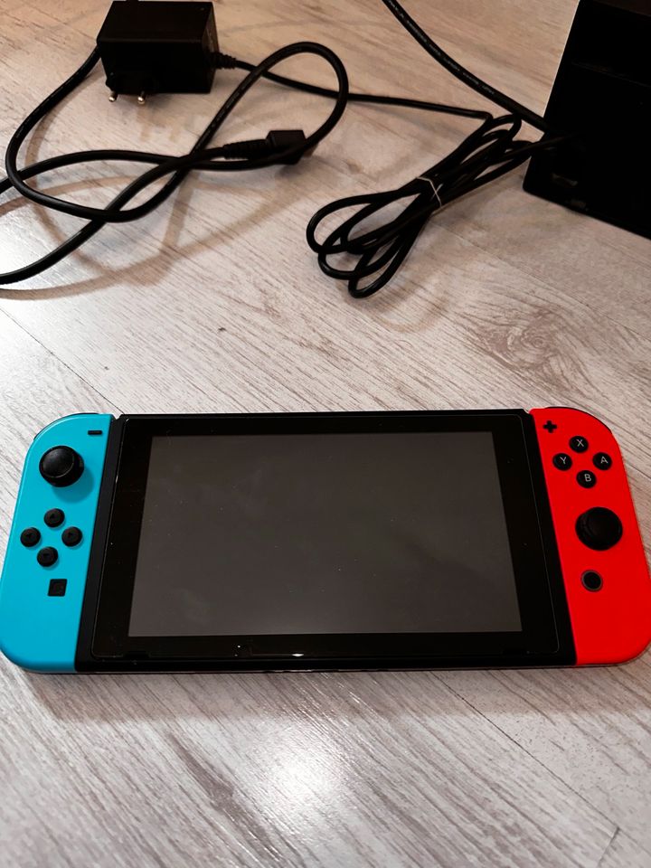 Nintendo Switch mit spielen und mehr in Andernach