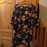 Kleid mit Blumen, Gr.46 Niedersachsen - Westoverledingen Vorschau