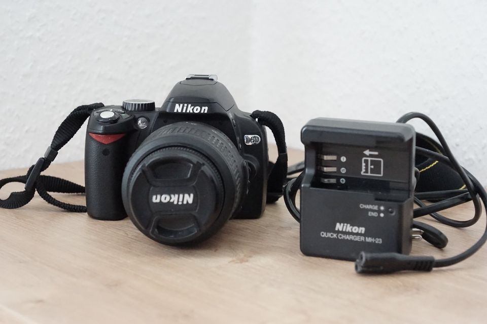 Nikon D60 DSLR Kit mit 18-55mm f/3.5-5.6G VR in Oranienburg