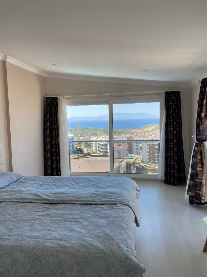 KUSADASI PENTHOUSE MIT TRAUMHAFTEN PANORAMA MEERBLICK in Karlsruhe