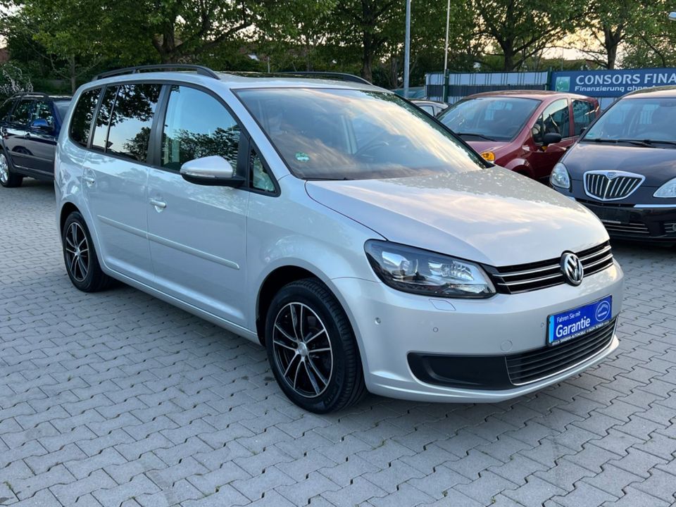 Volkswagen Touran Comfortline-Xenon-Pano-Navi-Kamera in Leimen