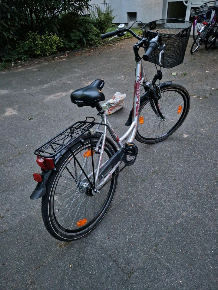 Damen fahrrad zoll 26. in Duisburg