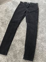 Super Skinny Jeans LEVI‘S schwarz W28/L30 Nordrhein-Westfalen - Nordwalde Vorschau