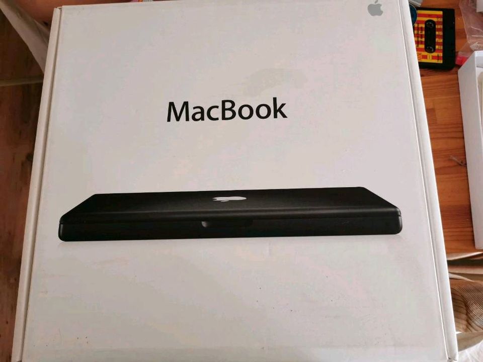 Macbook schwarz A1181 13" in Bochum
