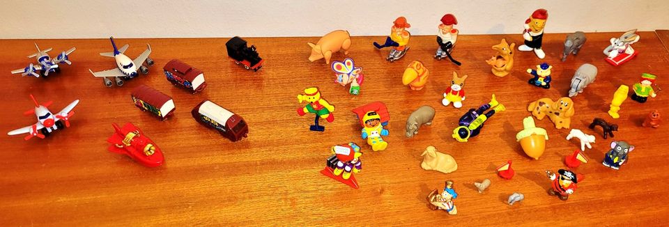 Ü-Ei Überraschungsei Sammlung Spielzeug Figuren Diverses Maxi-Ei in Dresden