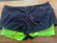 Nike Damen L Hose Shorts schwarz gelb Sport Sporthose tight Niedersachsen - Uelzen Vorschau