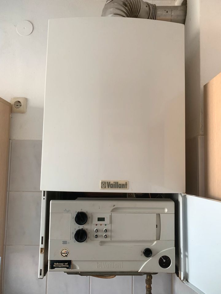 Vaillant Thermoblock Klassik VCW 194/2 XE-C HL mit Ersatzteilen in Paderborn