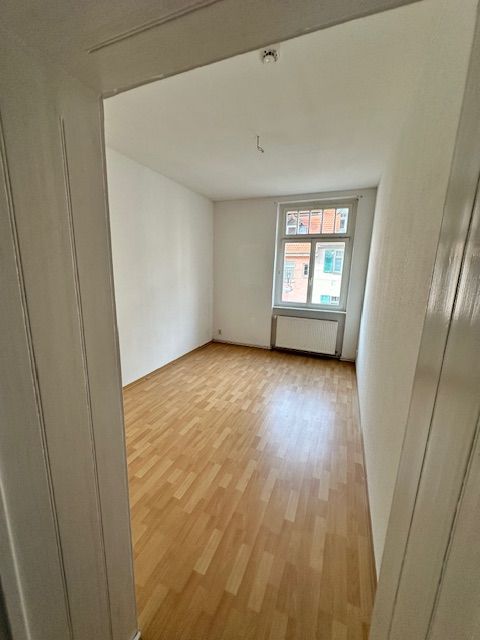 Etagenwohnung 3ZKB mit Balkon in bester Lage von Weimar 2.OG in Weimar