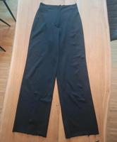 Zara Stoffhose Sommerhose Hose schwarz Gr. S 3/4 Hose Friedrichshain-Kreuzberg - Friedrichshain Vorschau