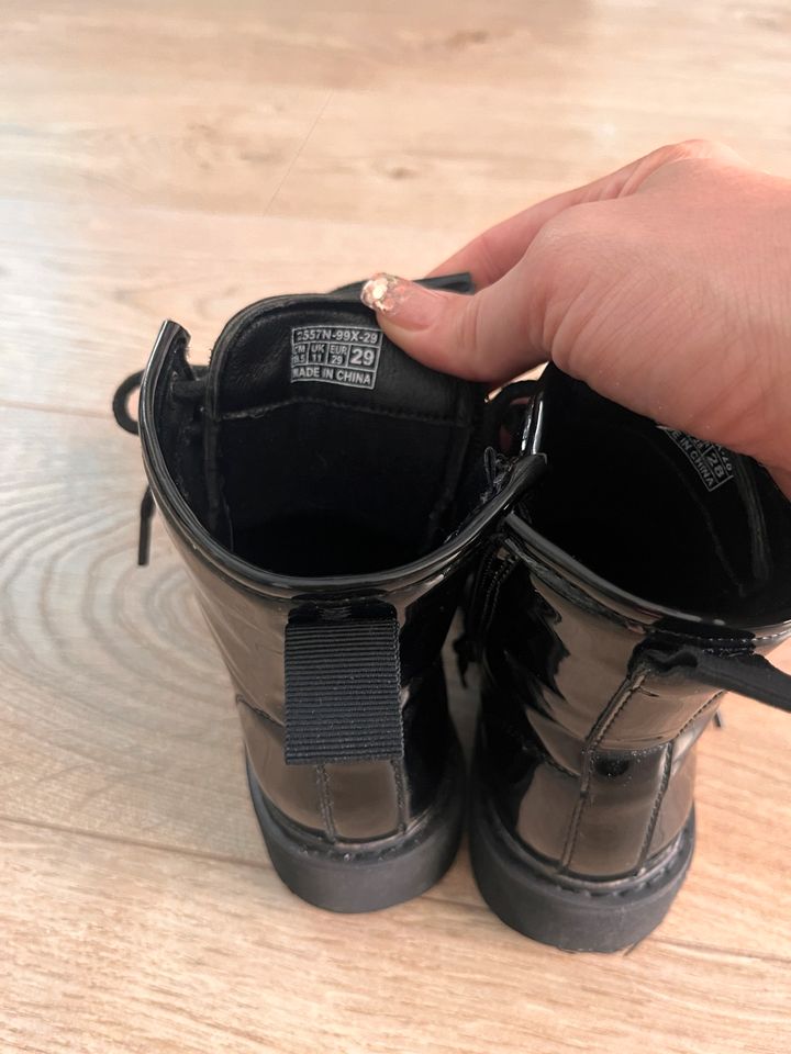Reserved Lack Boots Stiefeletten schwarz Gr. 29 nicht gefüttert in Hiddenhausen