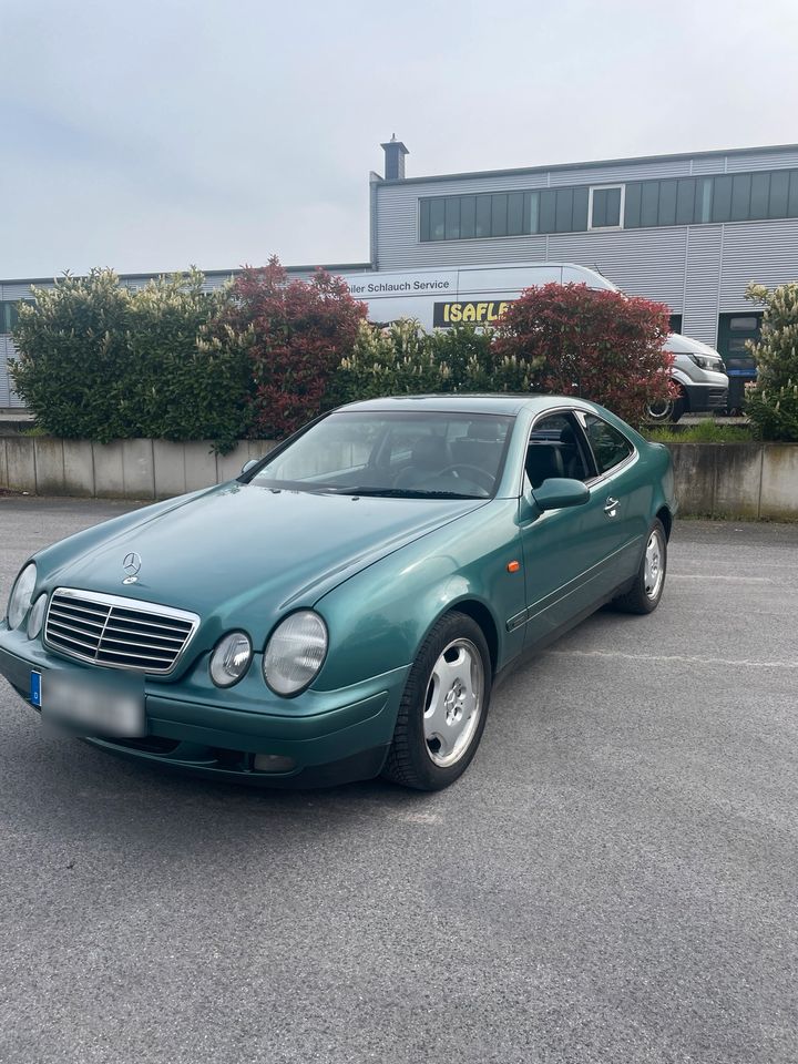 Mercedes CLK 320 Coupé – Mineralgrün – W208 in Moers