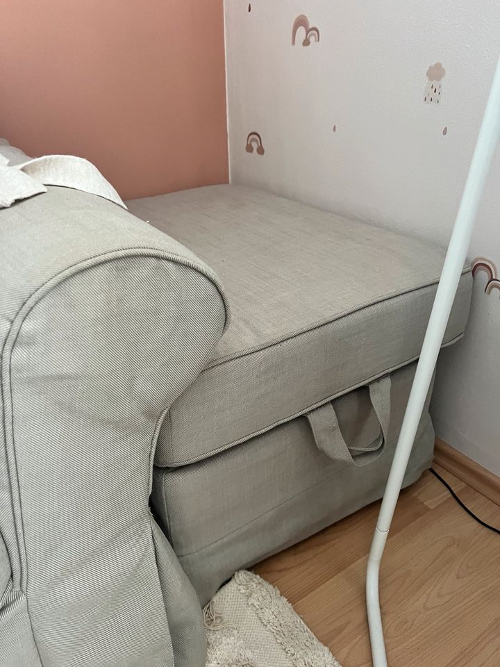 IKEA Couch mit Hocker in Dalheim