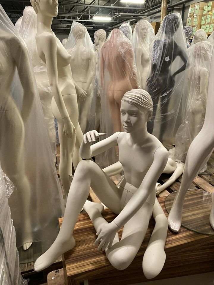 Schaufensterpuppe Mannequin Deko Puppe Figur Kunst Büste Torso in Berlin