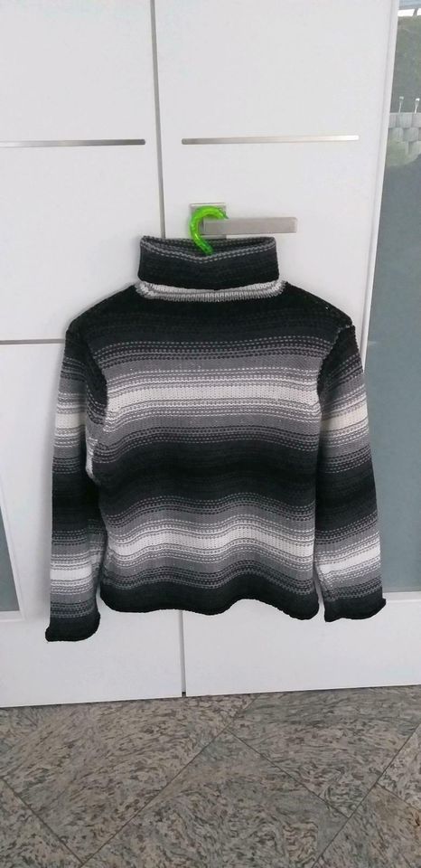 PULLOVER GR.42/44  NEU in Kühbach