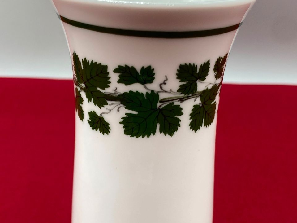 MEISSEN PORZELLAN VASE WEINLAUB DEKOR ERSTE WAHL 15cm- Versand kostenlos - Wir sind für Sie da lokal in 86830 Schwabmünchen oder online ARTHOME24 in Schwabmünchen