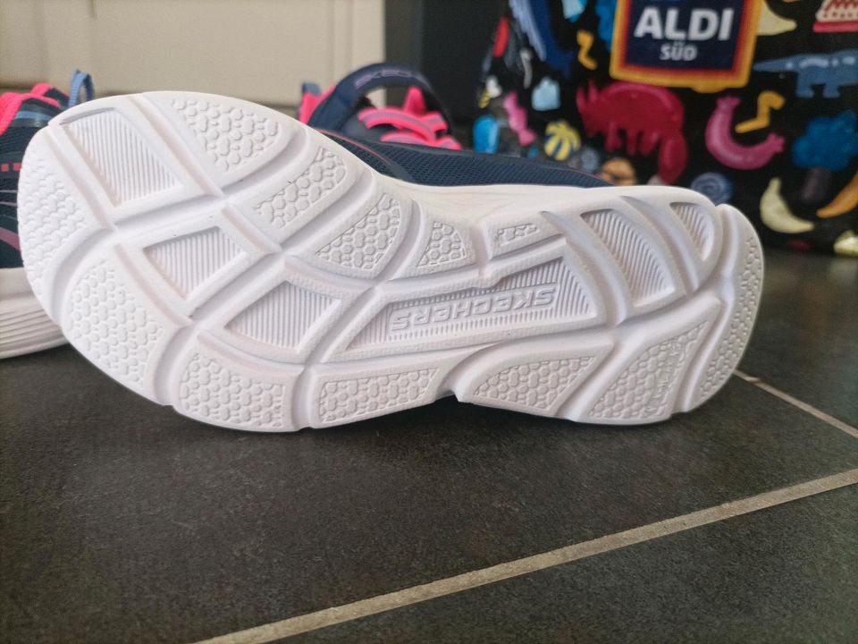 Sketcher Turnschuh Größe 31 und 30 in Birgland