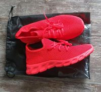 Rote Sneaker *NEU* Nordrhein-Westfalen - Reichshof Vorschau