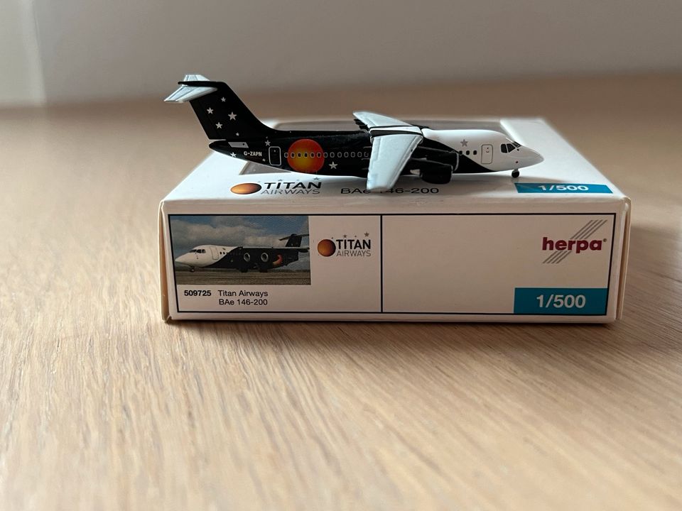 Herpa Wings 1:500 Titan Airways BAe 146 in Berlin