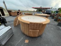 Jacuzzi Whirlpool Outdoor Badefass Badezuber Hottub Nordrhein-Westfalen - Altenbeken Vorschau